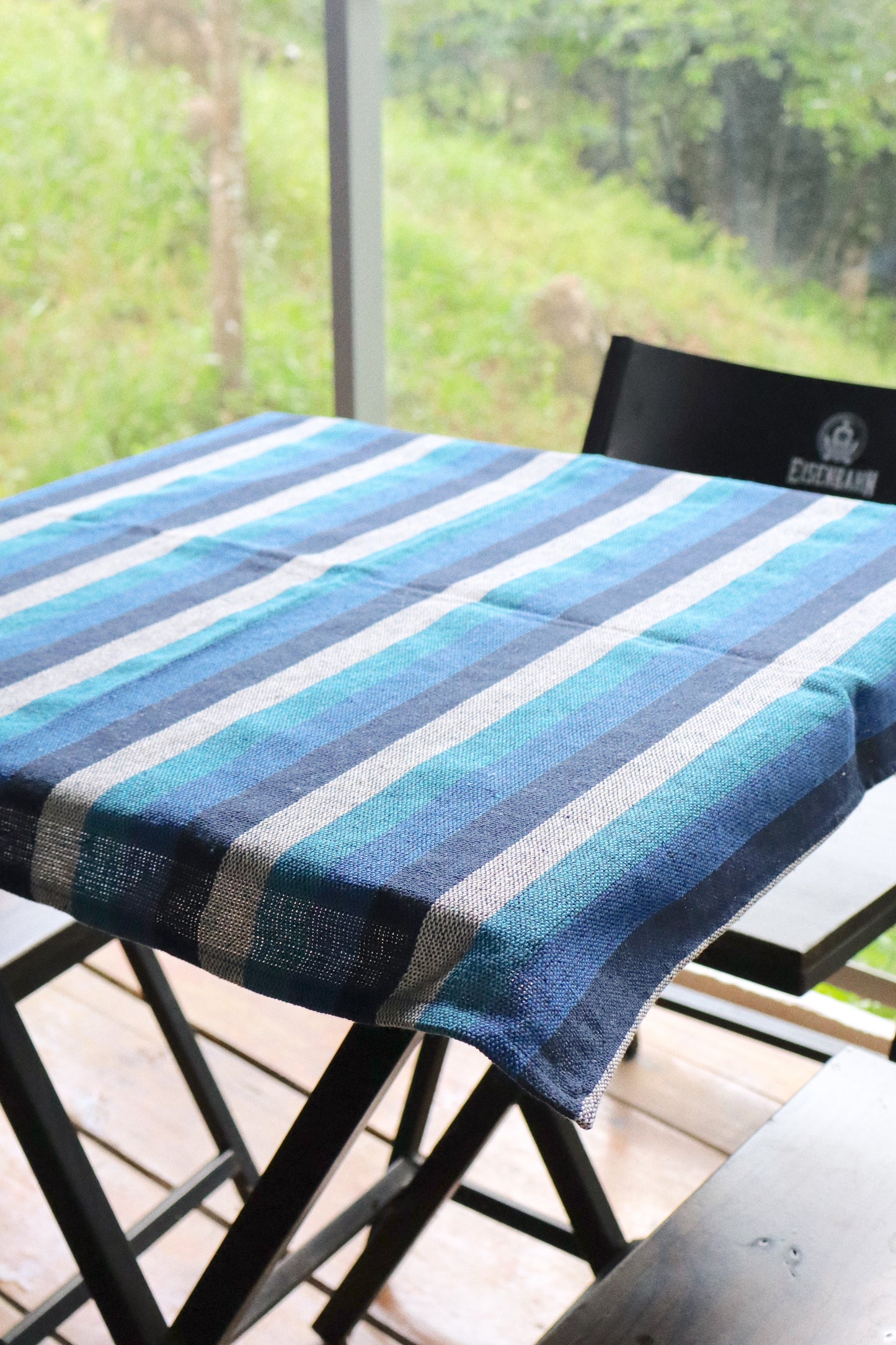 Toalha de Mesa Quadrada Cobre Lanche Listrada Azul e Cinza 0,70x0,70m