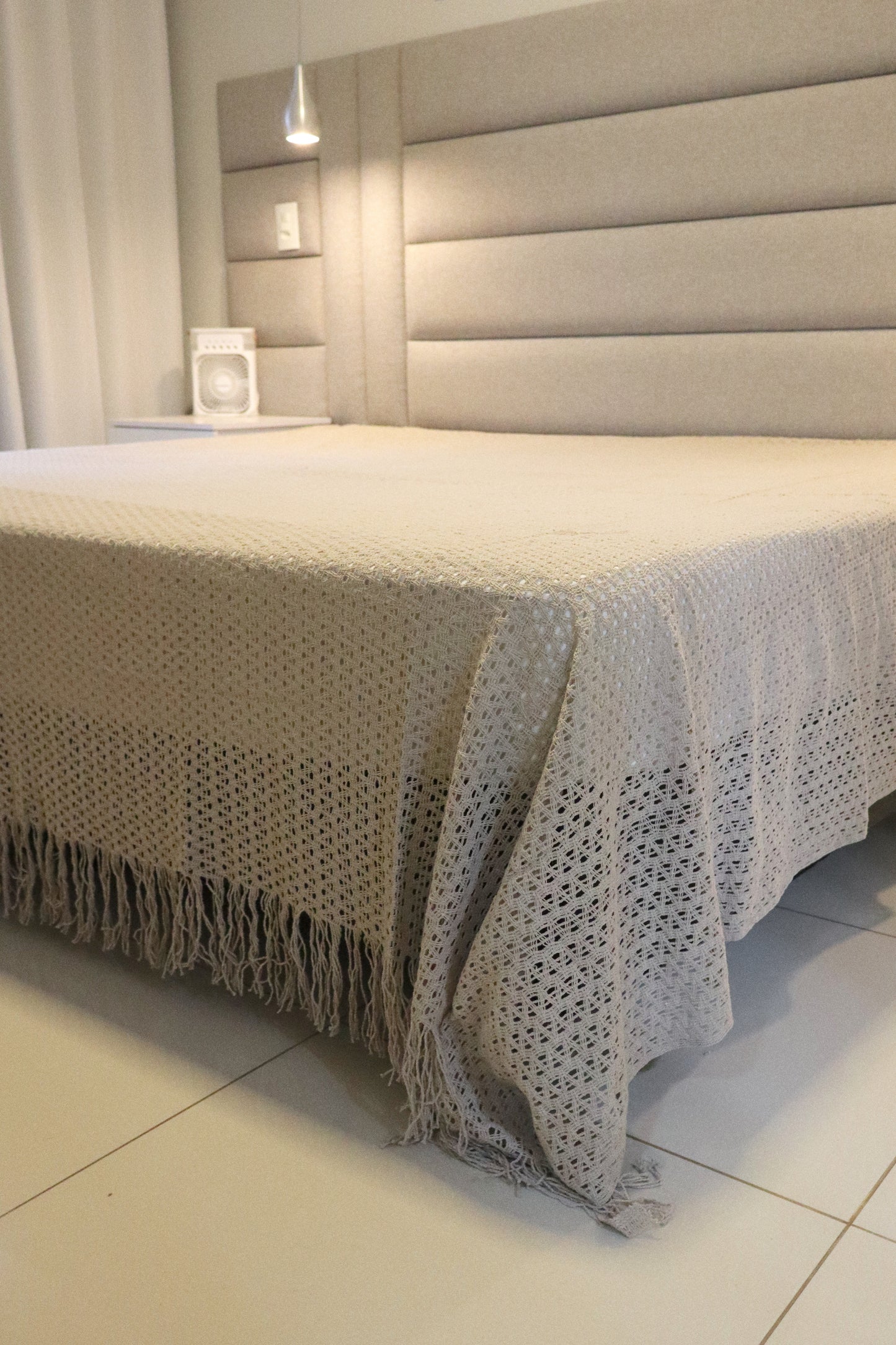 Colcha para Cama Queen em Renda Bege 2,30x2,90m