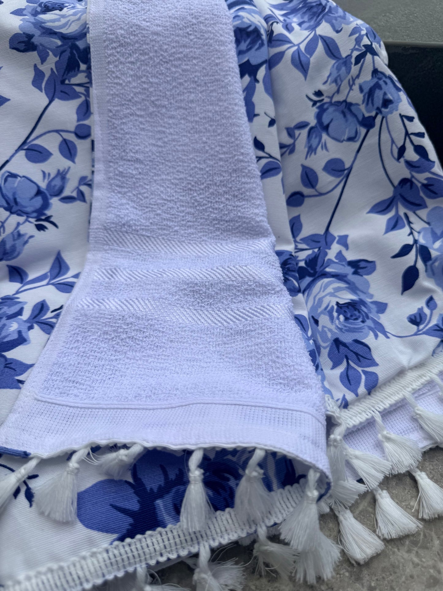 Toalha Canga Dupla Face com Tecido Impermeável Belize Floral Azul