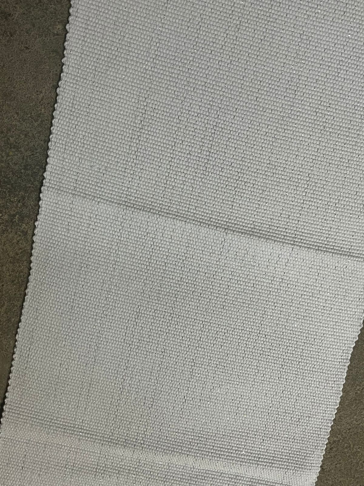 Caminho de Mesa Linha com Fio Lurex Branco 2,0m