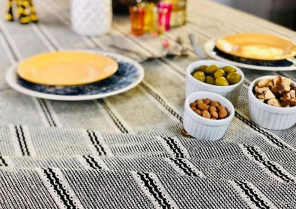 Toalha de Mesa Vazada Preta 1,5mx1,5m