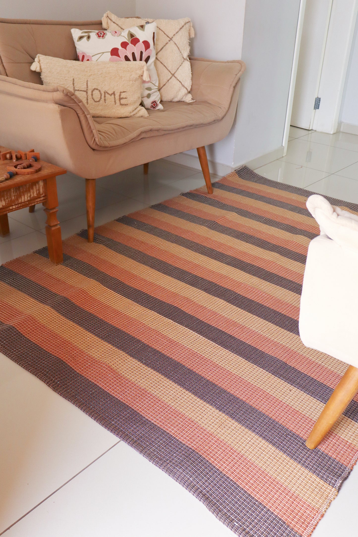 Tapete em Linha Listrado Terracota, Marrom e Café com Leite 2,00x2,50m