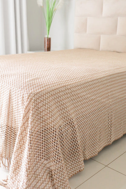 Colcha para Cama Queen em Renda Bege e Cru 2,30x2,90m