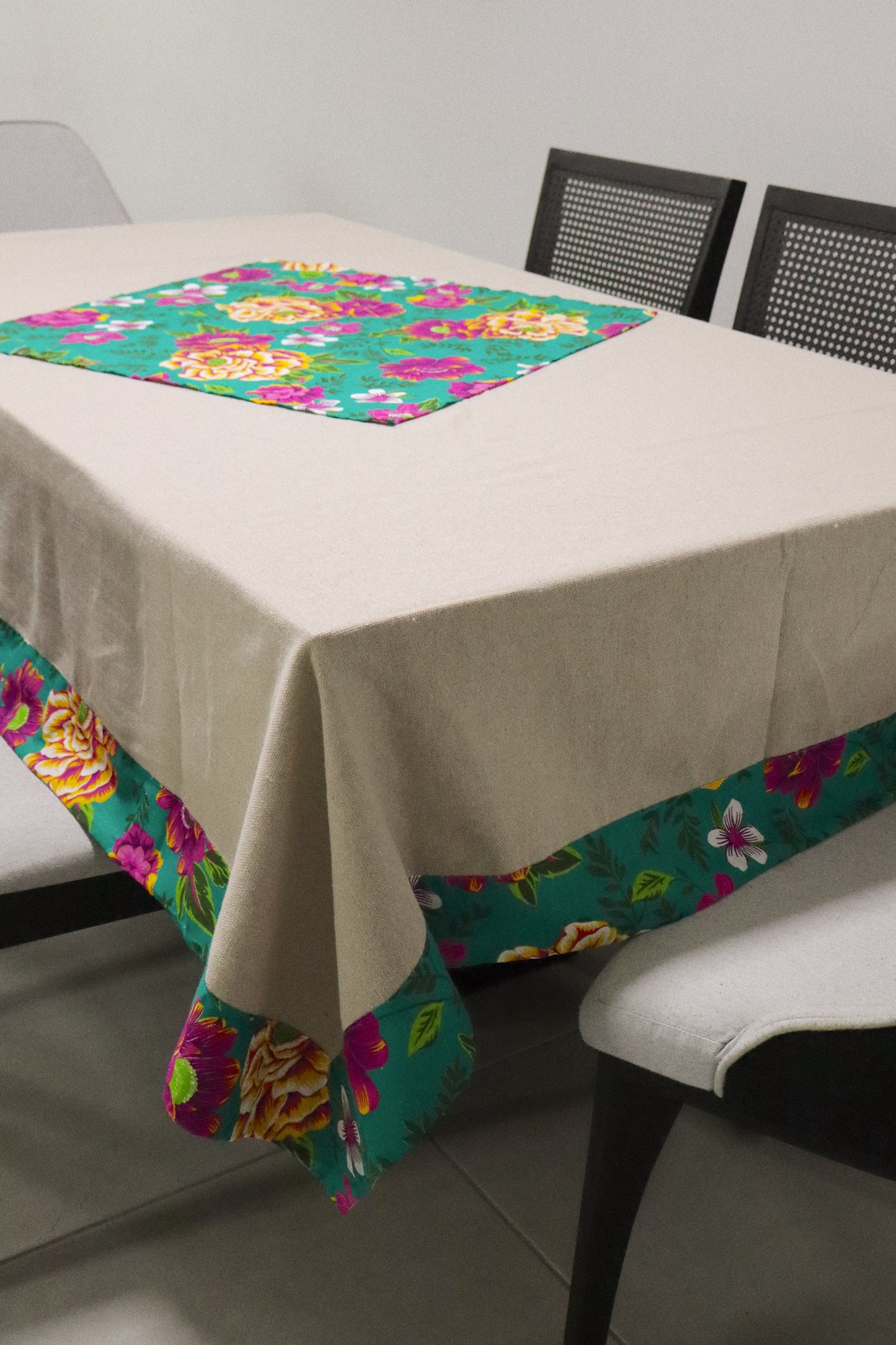 Toalha De Mesa Chita com Composê Tifanny e Café com Leite 1,5mx3,0m