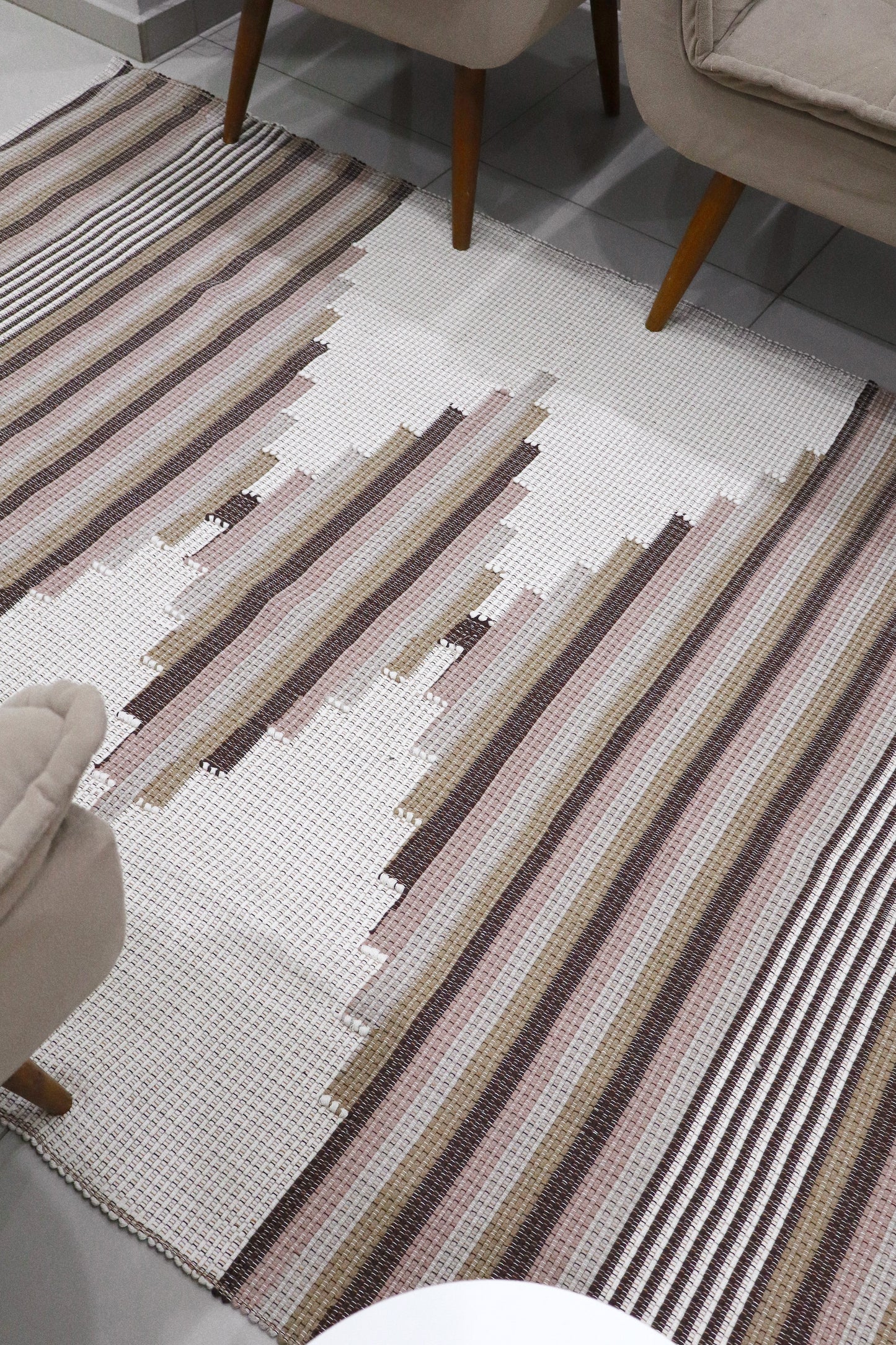 Tapete de Bico Linha Trabalhado Marrom 1,50x2,00m