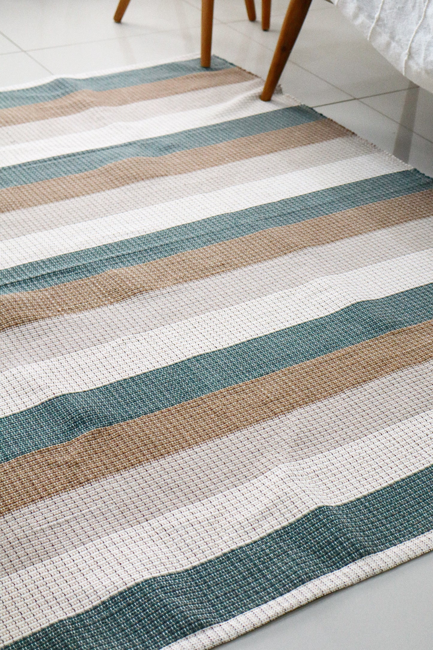 Tapete em Linha Listrado Verde e Marrom 1,50x1,50m