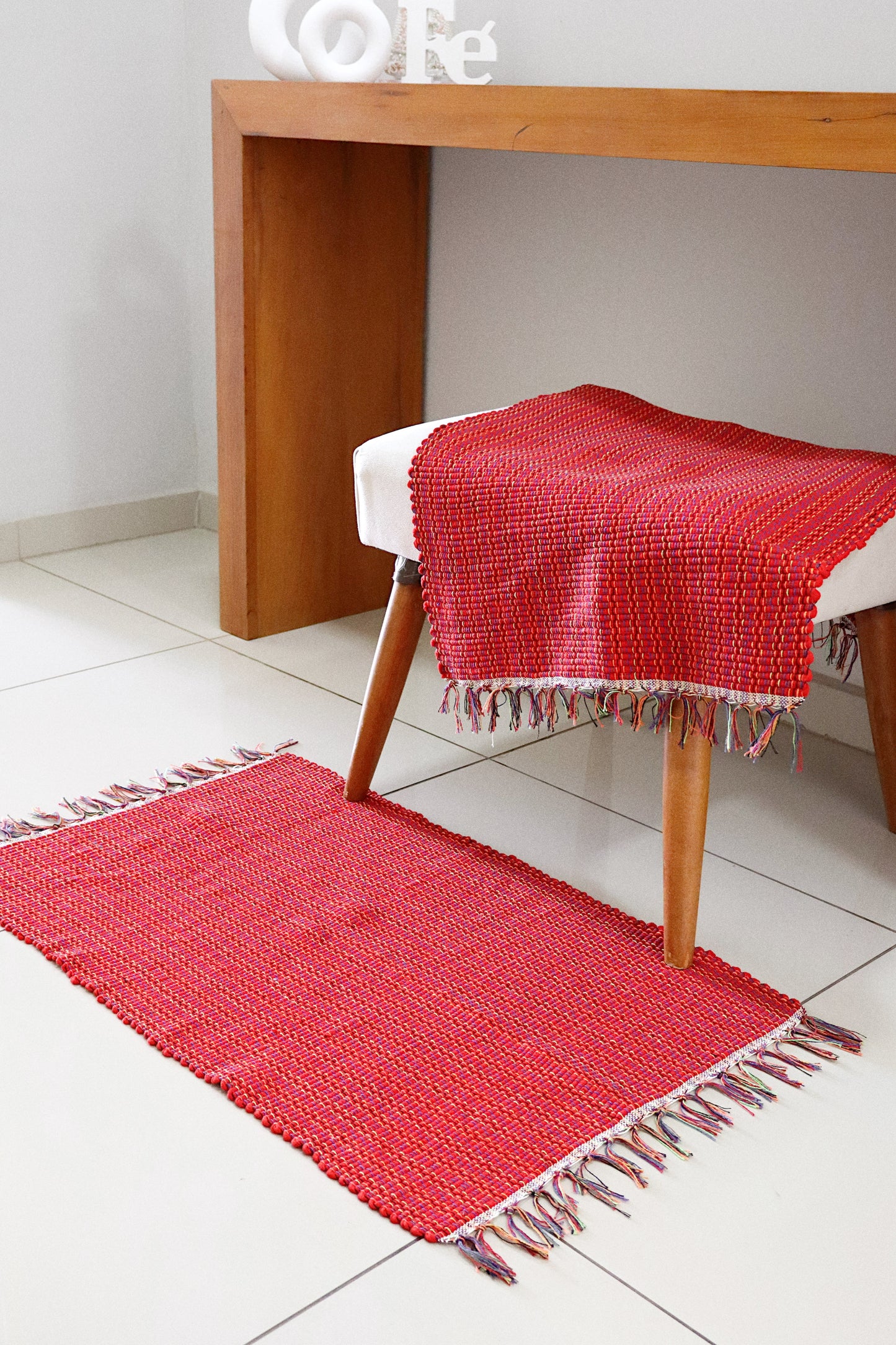 Par de Tapete de Malha Liso Vermelho