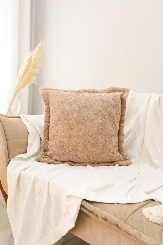 Capa de Almofada em Chenille com Aba Lateral Nude 45x45