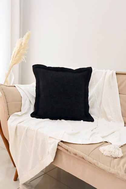 Capa de Almofada em Chenille com Aba Lateral Preto 45x45