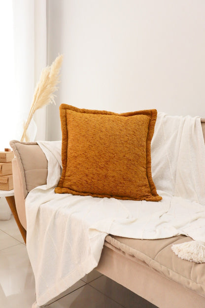 Capa de Almofada em Chenille com Aba Lateral Mostarda 45x45