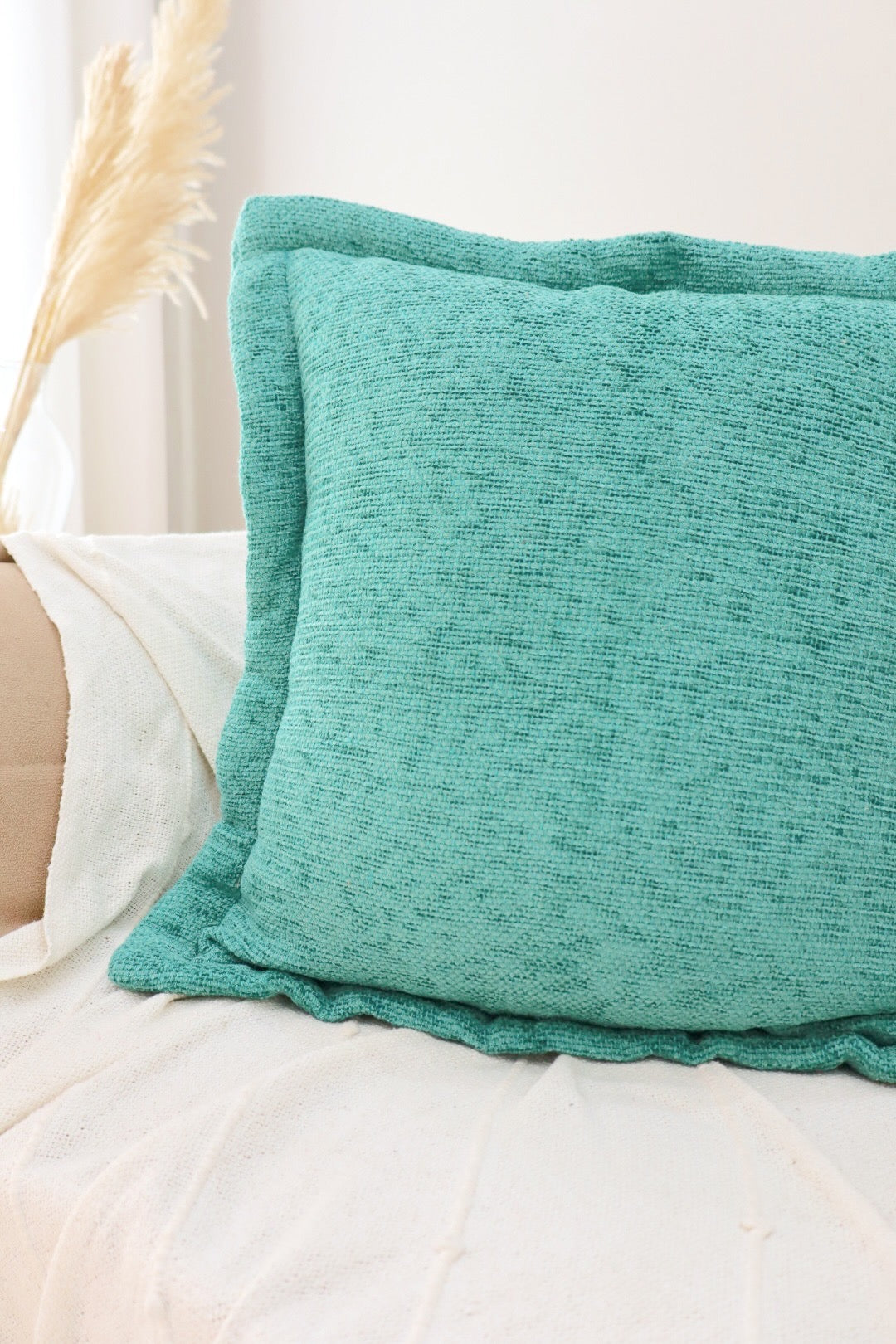 Capa de Almofada em Chenille com Aba Lateral Tifanny 45x45