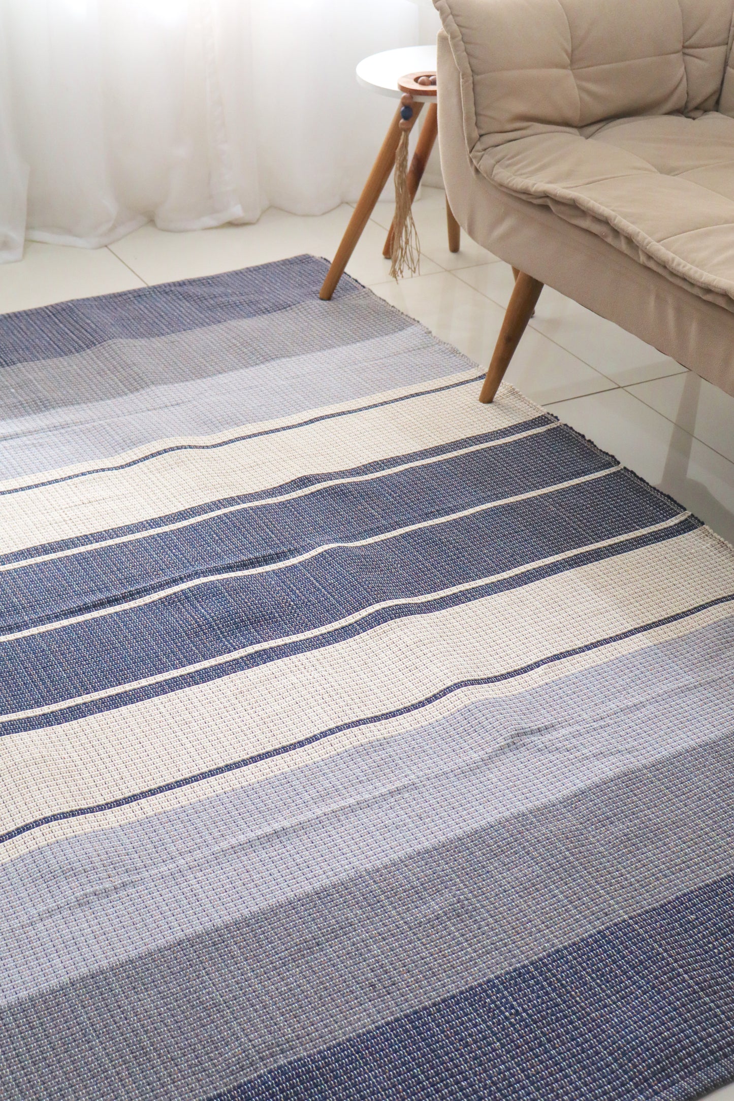 Tapete em Linha Listrado Azul e Cru 1,50x2,00m