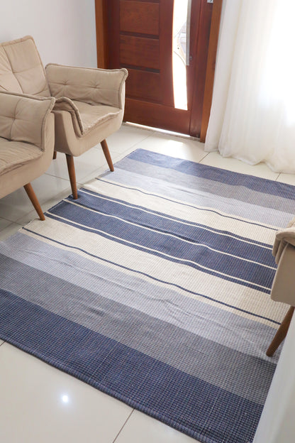 Tapete em Linha Listrado Azul e Cru 1,50x2,00m