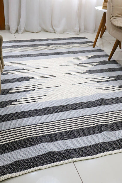 Tapete Linha Bico Preto e Cinza 1,50x2,00m