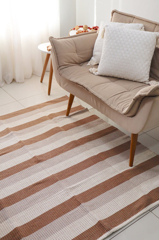 Tapete em Linha Listrado Café com Leite e nude 1,50x1,50m