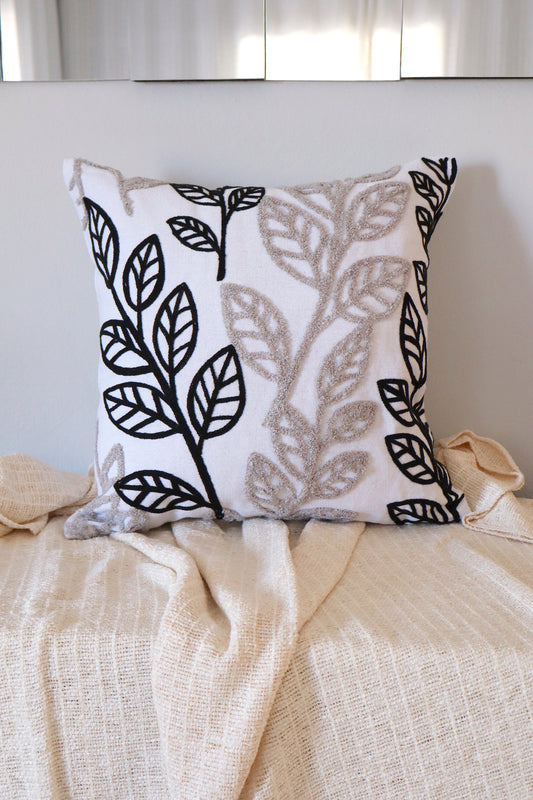 Capa de Almofada Bordada em Linho Floral Boho 45x45 EST04