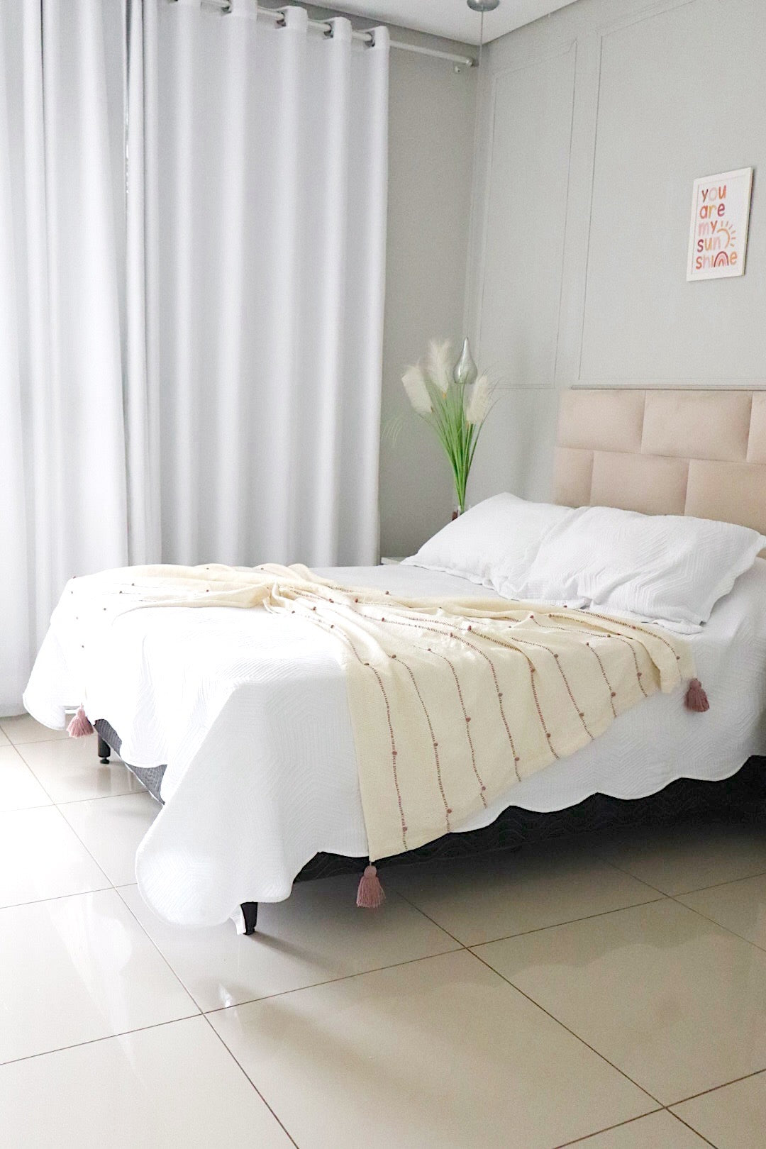 Manta para Sofá / Peseira Pompom Boho Rosê 1,20mx1,80m