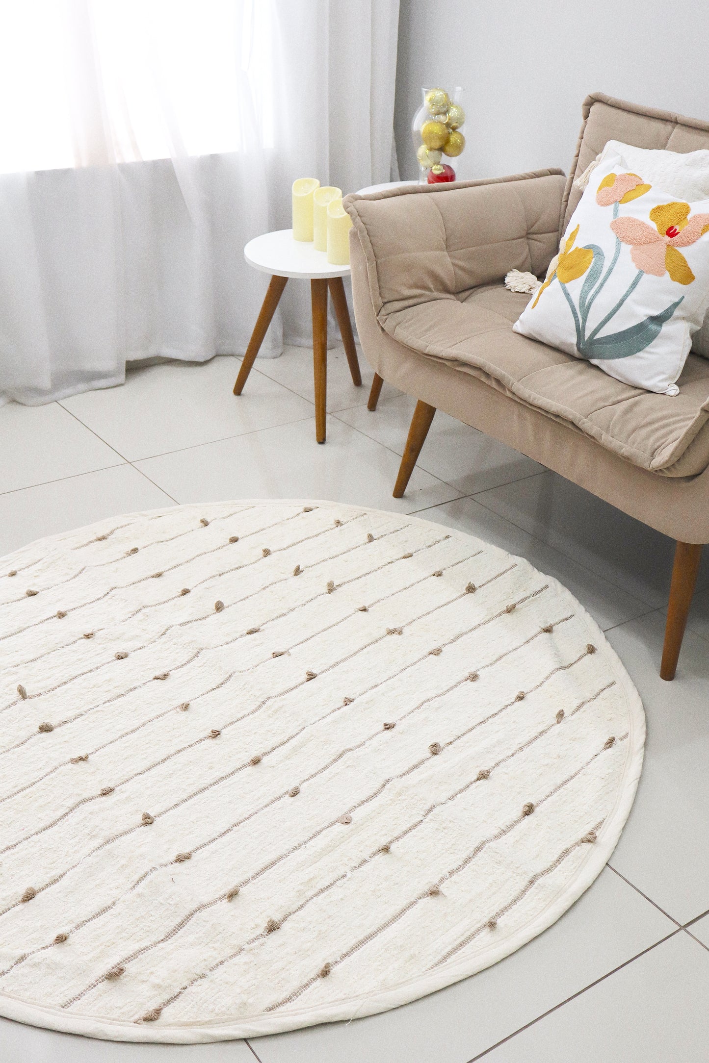 Tapete Algodão Puxadinho Redondo Pompom Nude 1,5m