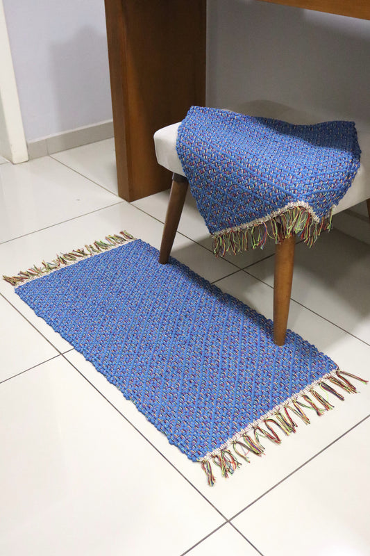 Tapete Malha Algodão Coroa Azul Claro