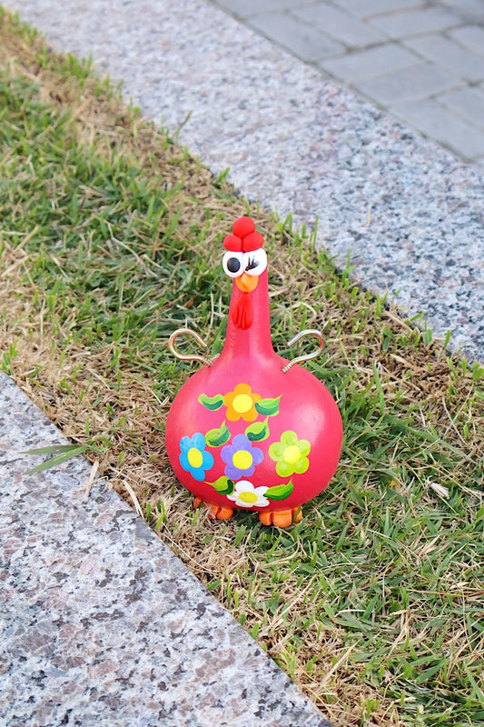 Galinha Porta Caneca em Cabaça Vermelha