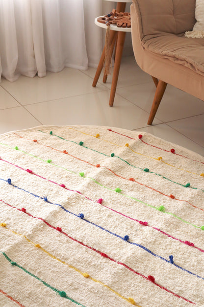 Tapete Algodão Puxadinho Redondo Pompom Colorido Arco Íris 1,5m