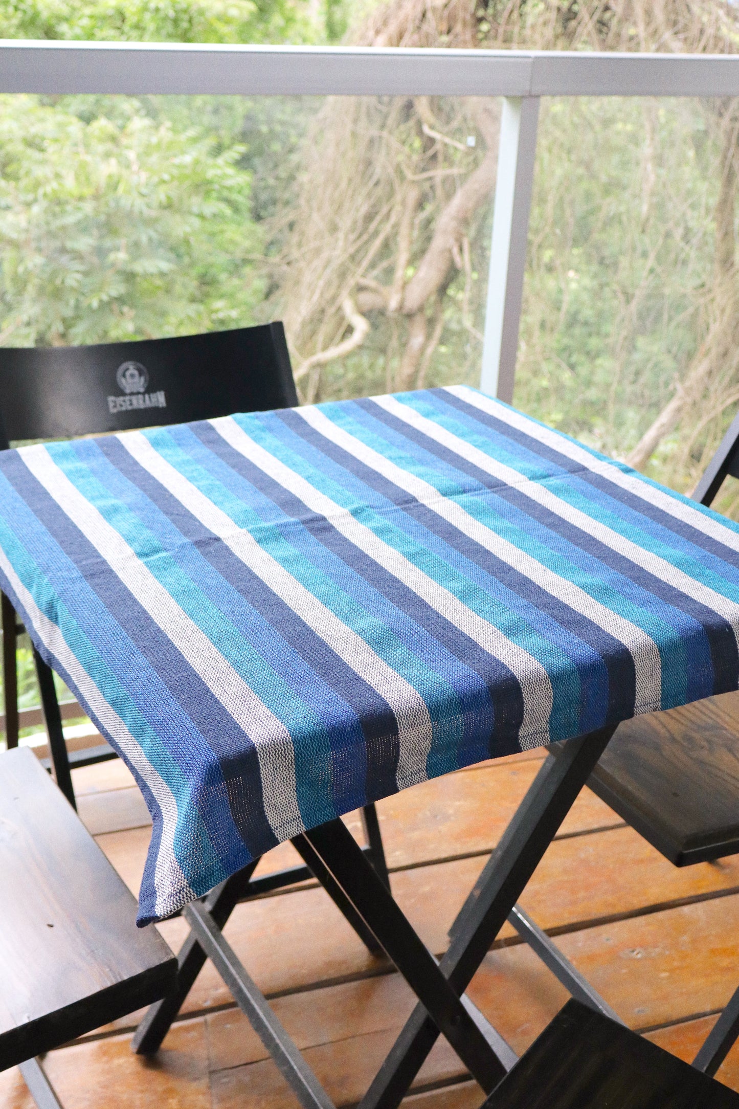 Toalha de Mesa Quadrada Cobre Lanche Listrada Azul e Cinza 0,70x0,70m