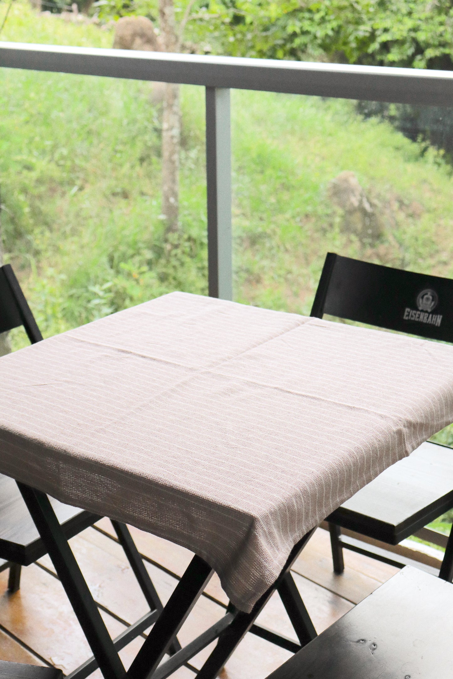Toalha de Mesa Quadrada Cobre Lanche Listrada Nude 0,70x0,70m