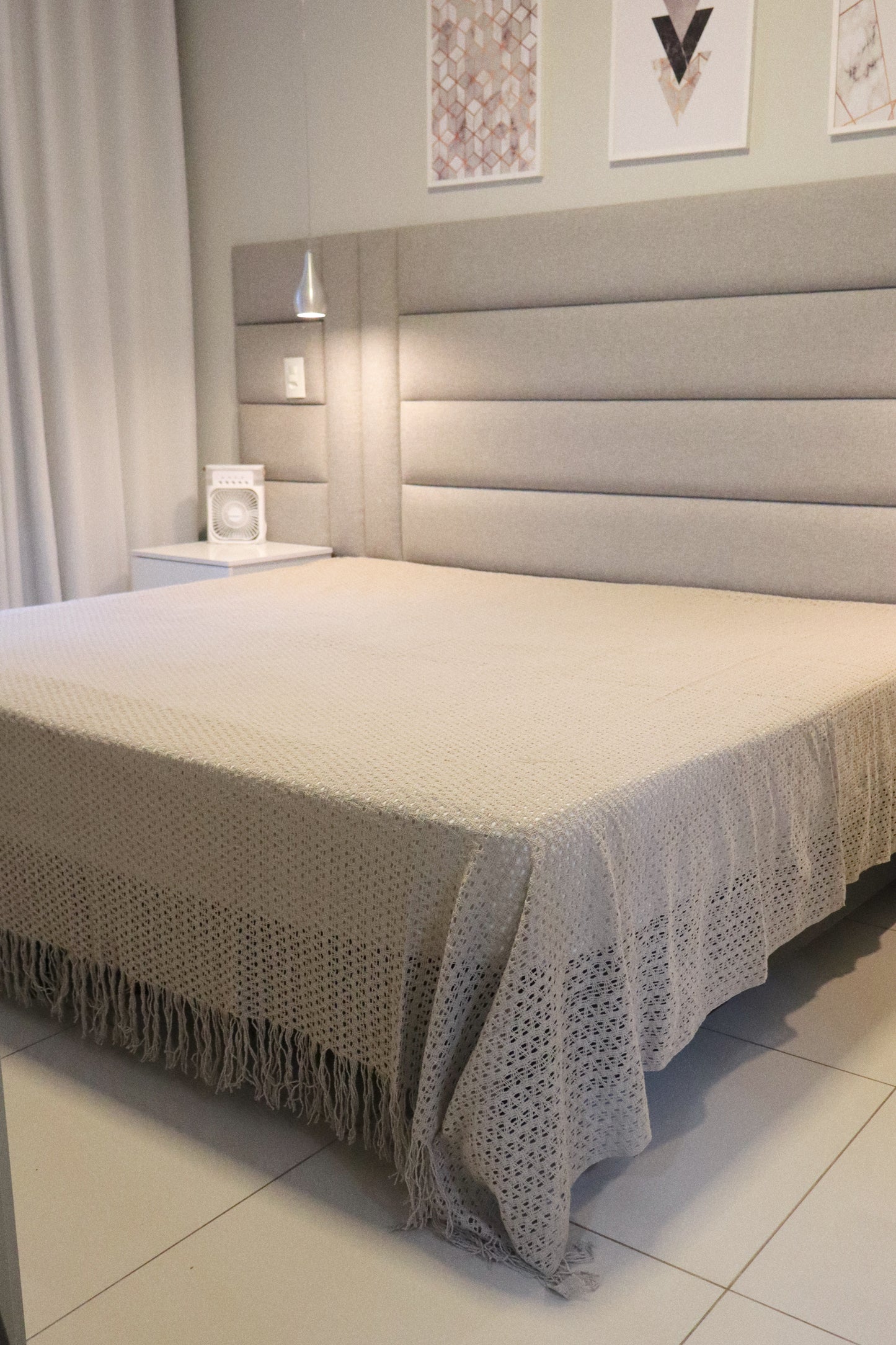Colcha para Cama Queen em Renda Bege 2,30x2,90m