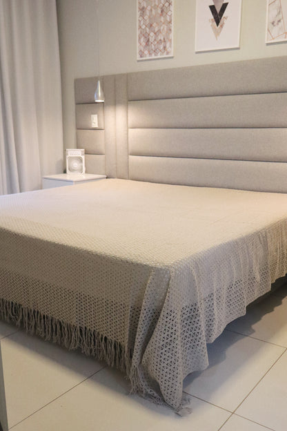 Colcha para Cama Queen em Renda Bege 2,30x2,90m
