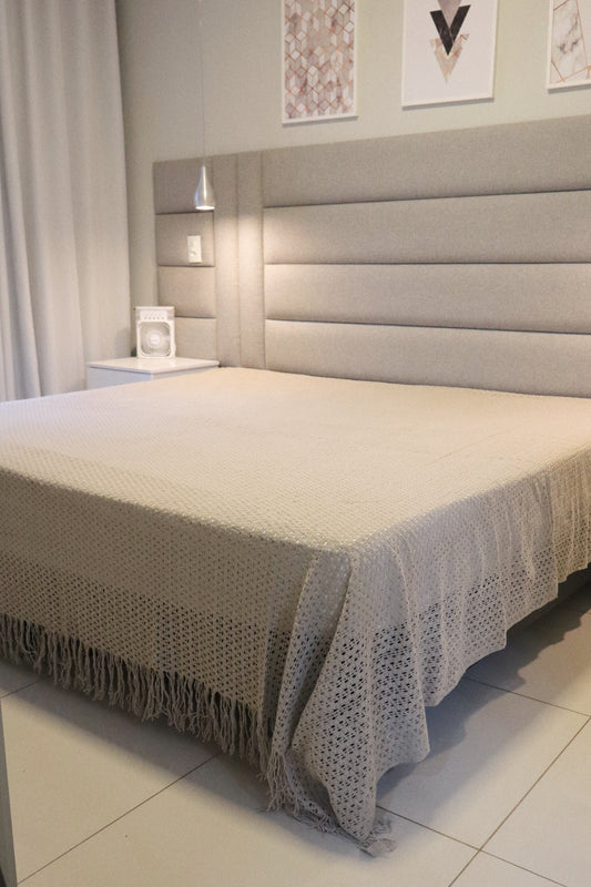 Colcha para Cama Queen em Renda Bege 2,30x2,90m