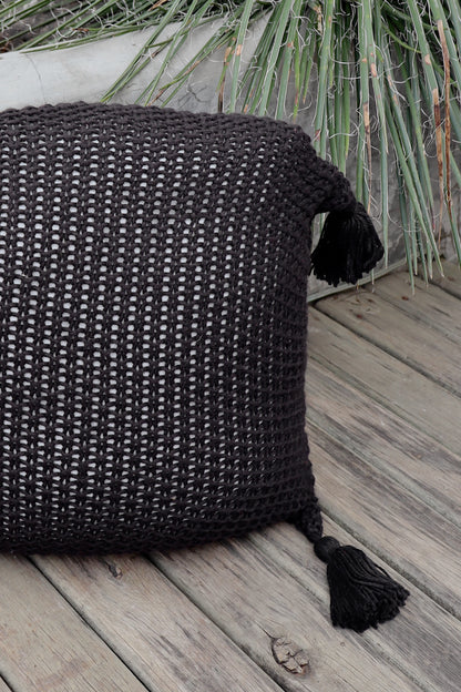 Capa de Almofada Pompom Decorativa Tricô Preta 45x45cm