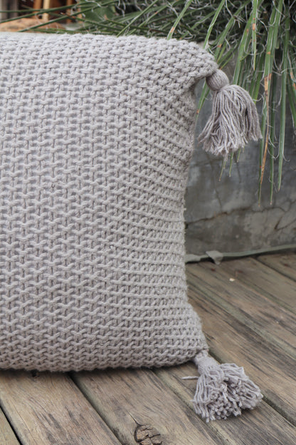Capa de Almofada Pompom Decorativa Trico Cinza 45x45cm