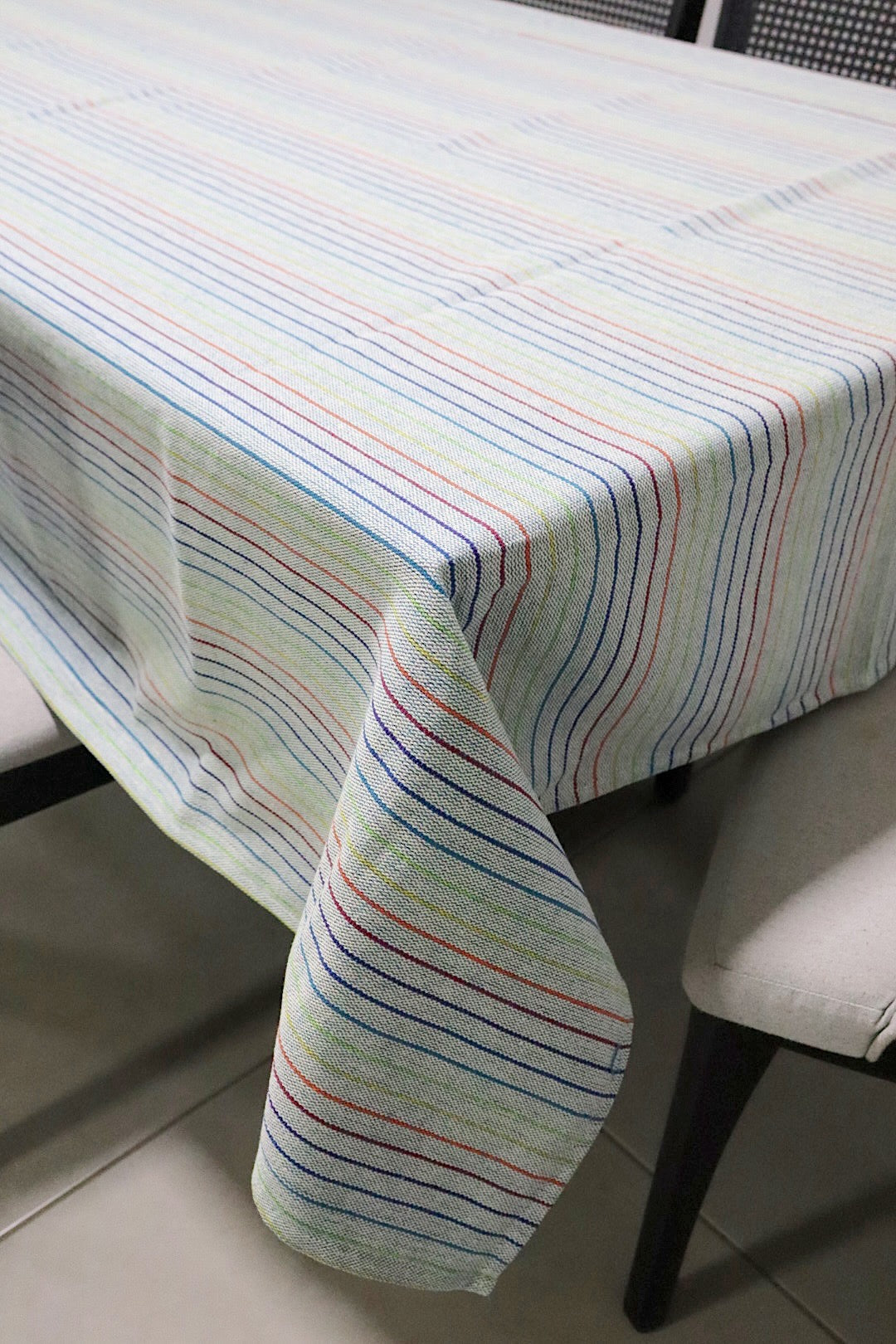Toalha de Mesa Algodão Arco Íris Listra Fina Mesclada 1,5mx2,2m