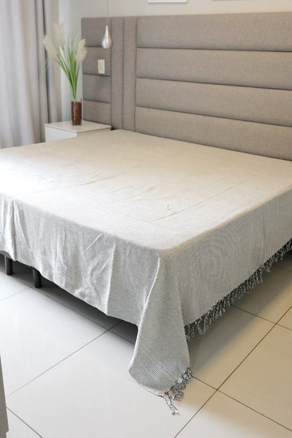 Colcha para Cama Queen 2,40x2,60m Artesanal Cru e Preto