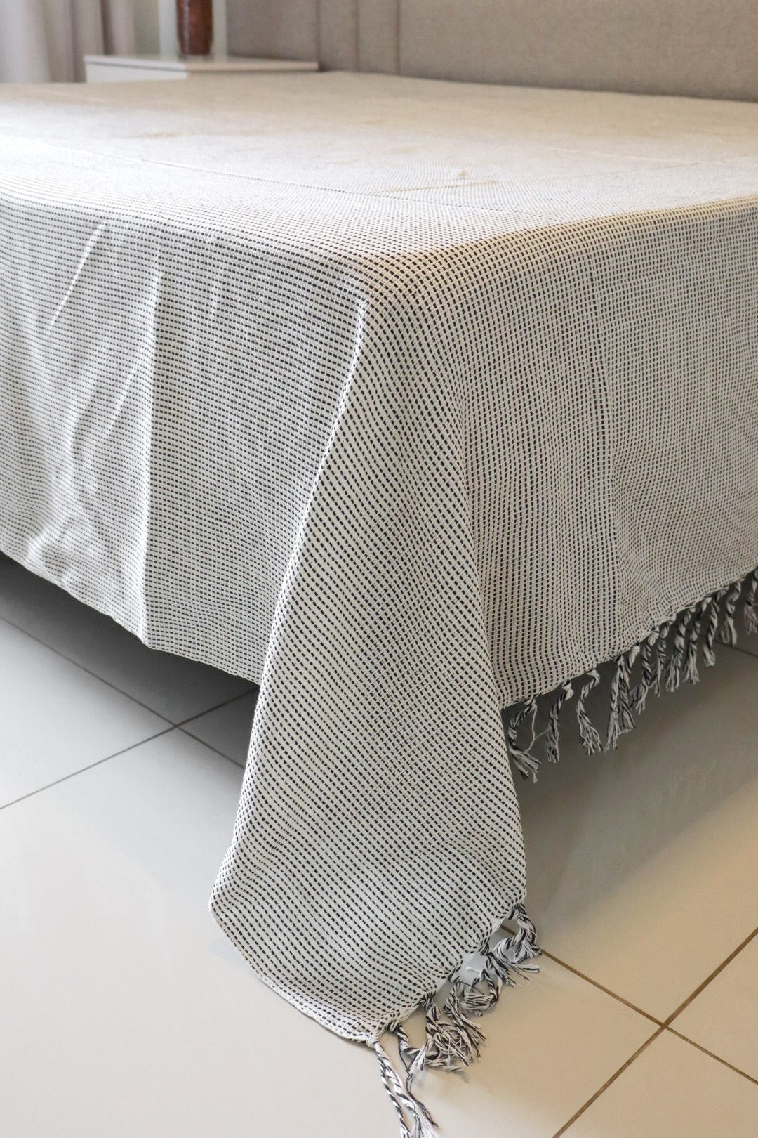 Colcha para Cama Queen 2,40x2,60m Artesanal Cru e Preto