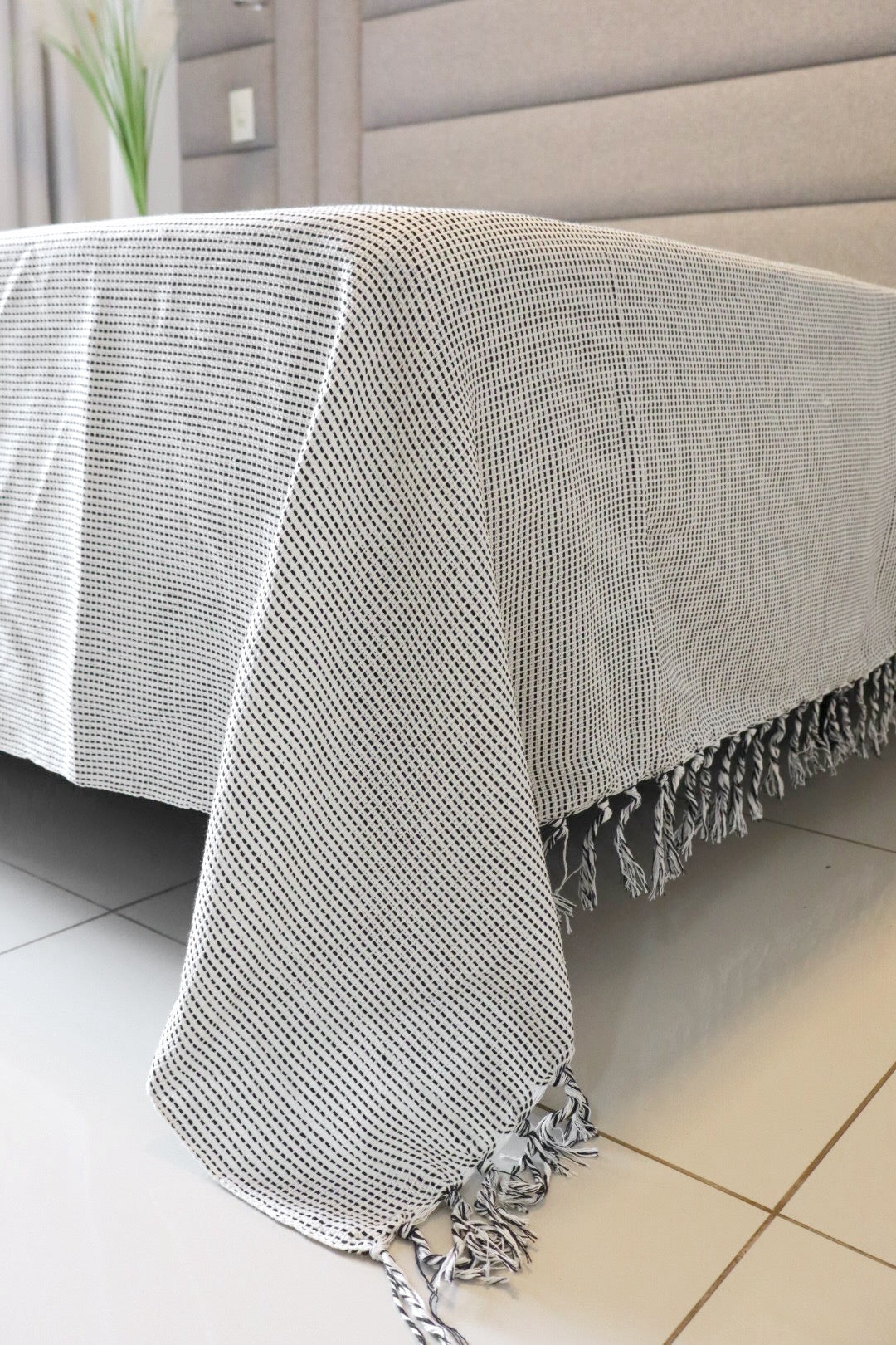 Colcha para Cama Queen 2,40x2,60m Artesanal Cru e Preto