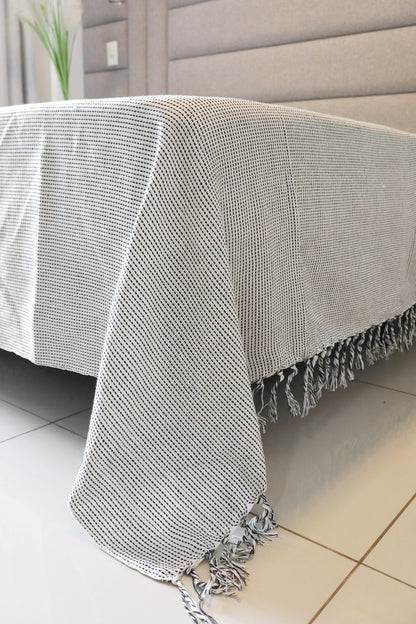 Colcha para Cama Queen 2,40x2,60m Artesanal Cru e Preto