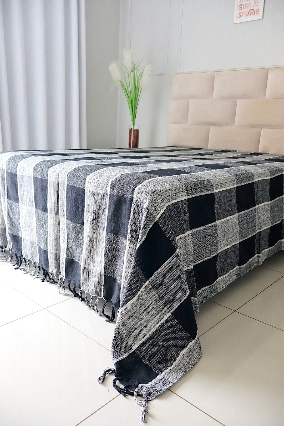 Colcha para Cama Casal 2,20x2,50m Artesanal Xadrez Preta e Cru