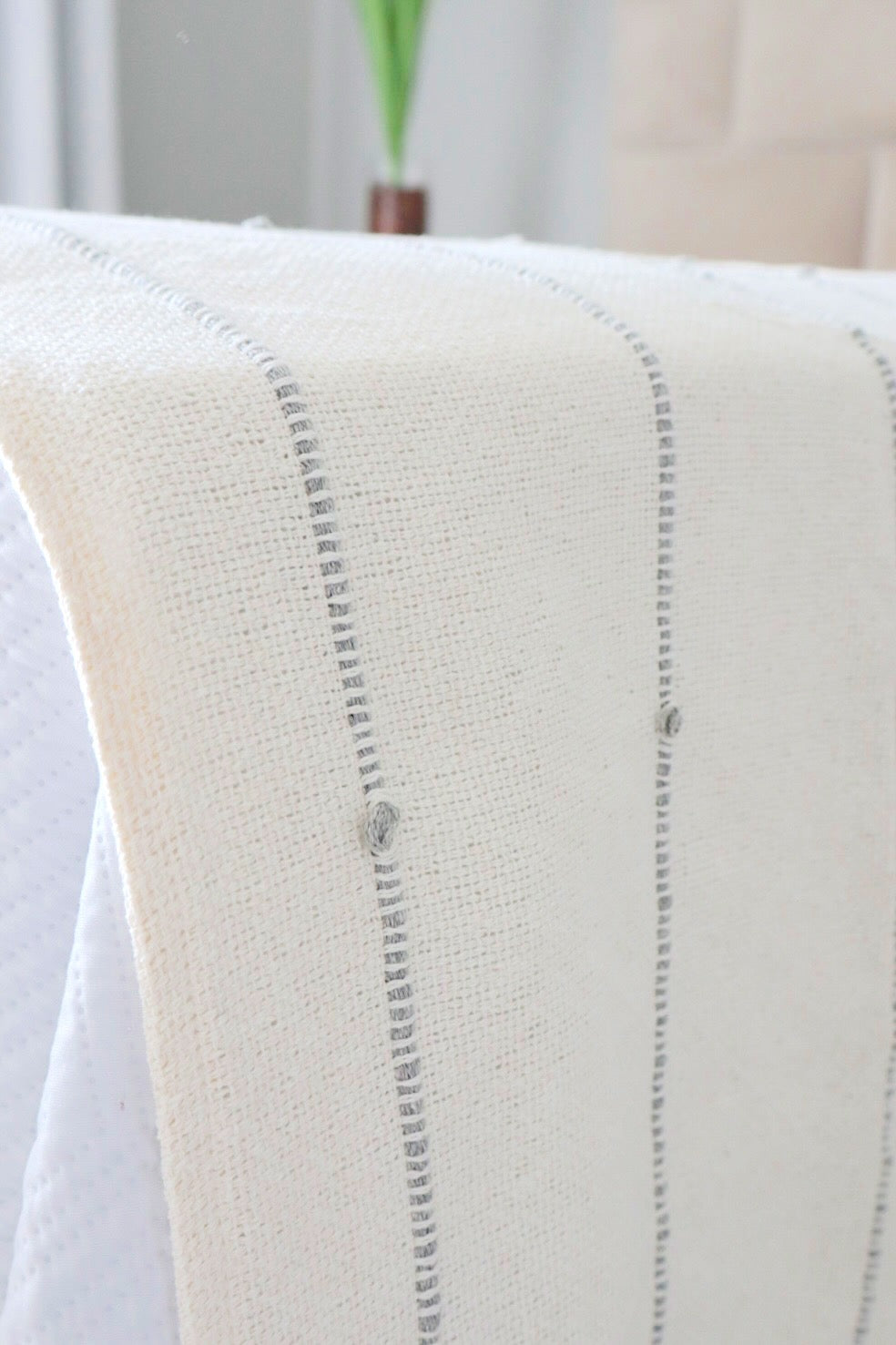 Peseira de Algodão com Pompom Cinza Boho 0,50x2,30m