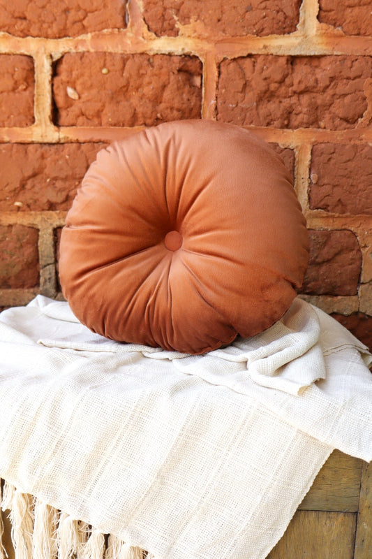 Almofada Redonda Decorativa Com Botão Suede Terracota