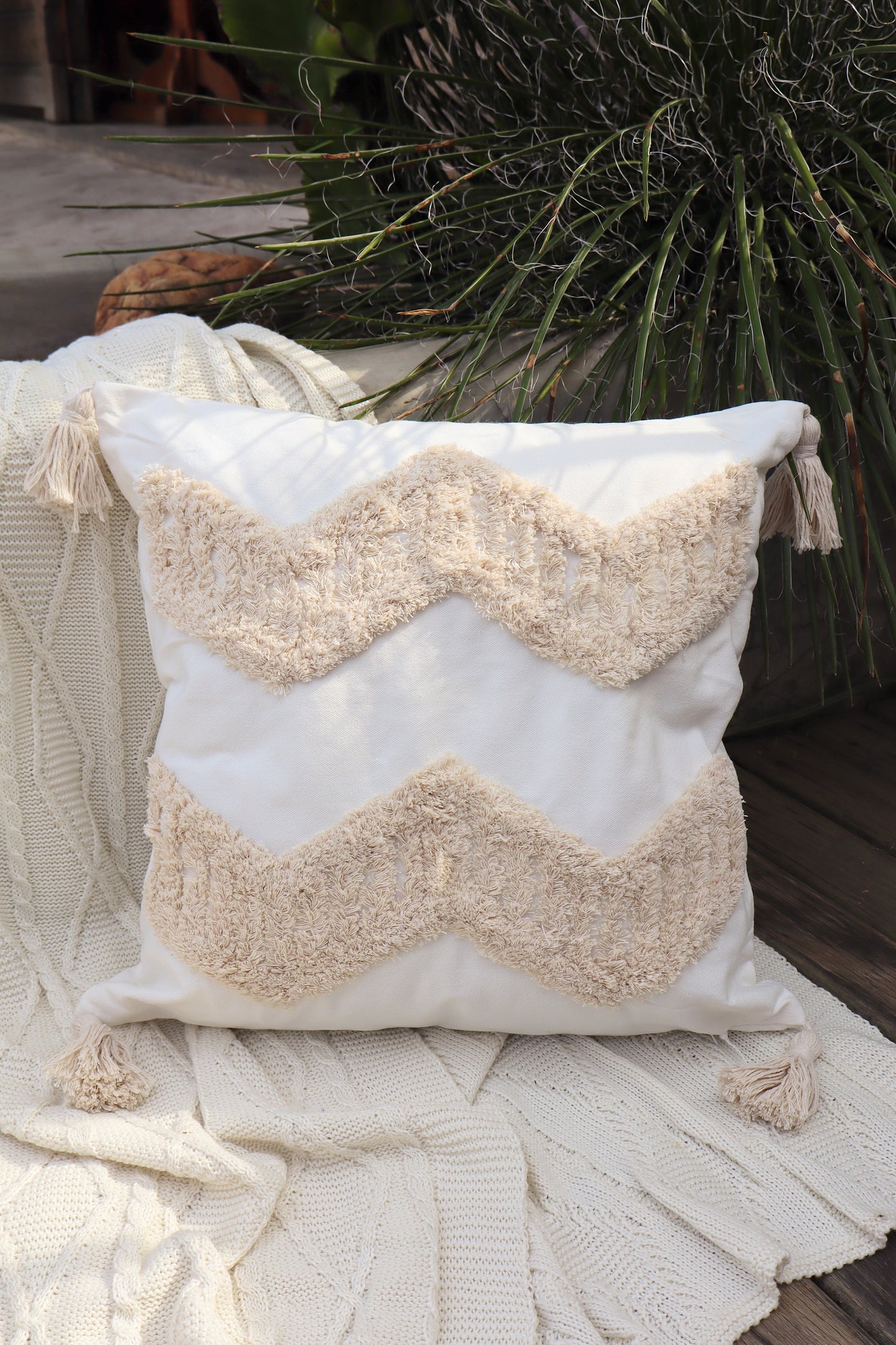 Capa de Almofada Bordada em Linho Tufada Boho 45x45 EST09
