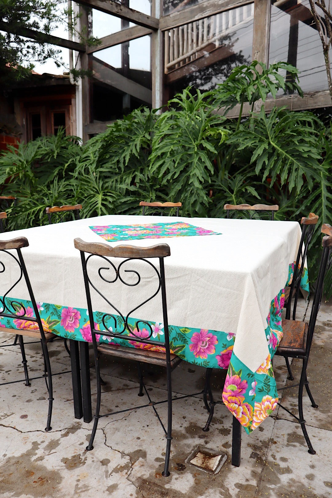Toalha de Mesa Quadrada Com Barra em Chita Tifanny Mesa 8 Lugares 2,40x2,40m
