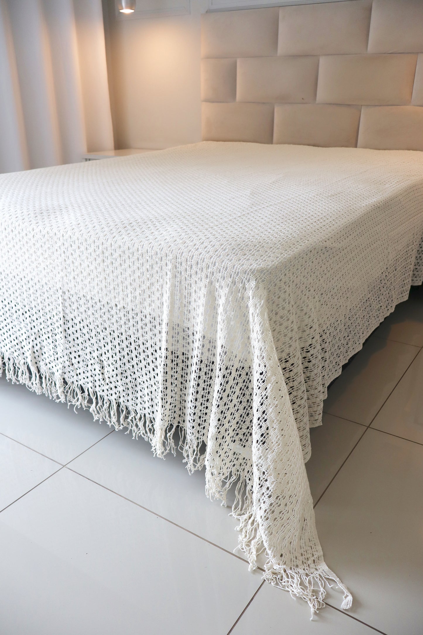 Colcha para Cama Queen em Renda Cru 2,30x2,90m