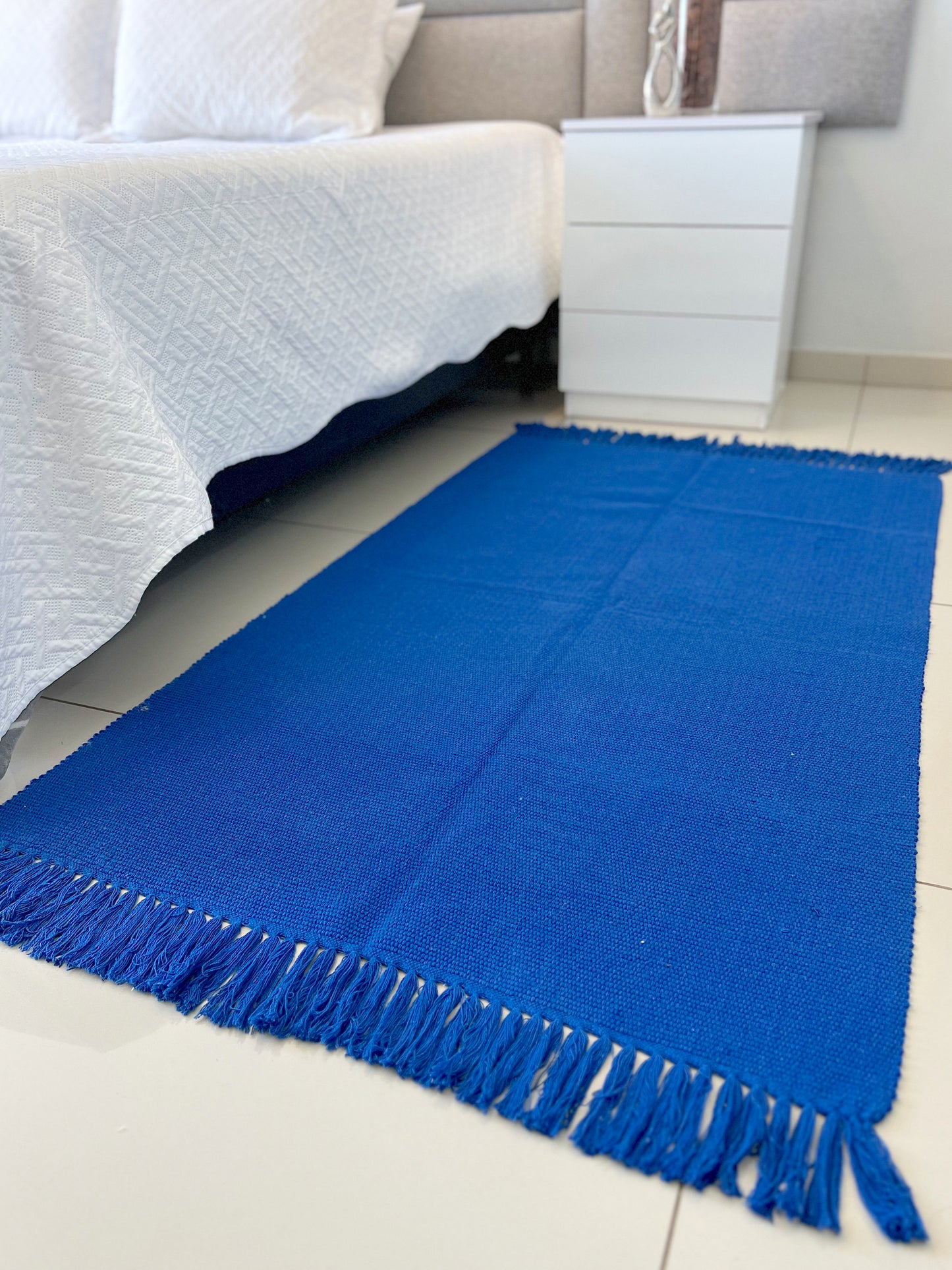 Tapete Médio Linha Azul Liso Com Franja 0,80x1,50m