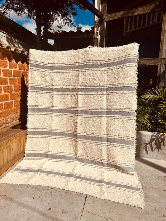 Tapete Algodão Bordado Listrado Chic Cinza 2,00x2,50m