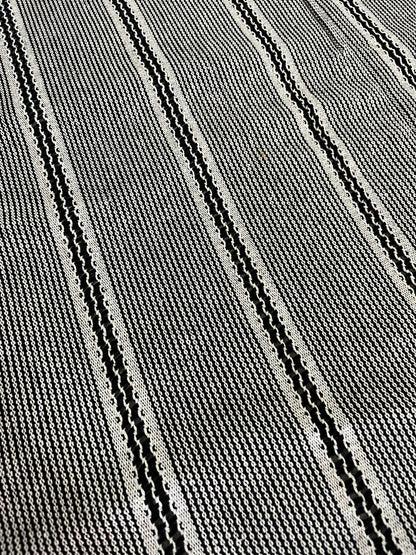 Toalha de Mesa Vazada Preta 1,5mx2,2m