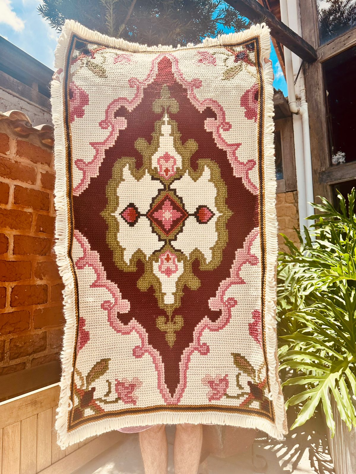 Tapete Arraiolo 0,86x1,22m Vinho
