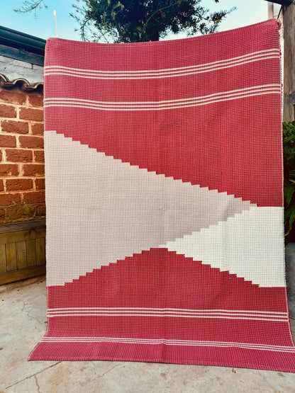 Tapete Linha Trabalhado Bico Lateral Vermelho 1,50x2,00m