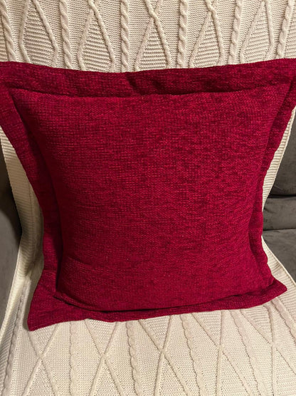 Capa de Almofada em Chenille com Aba Lateral Vinho 45x45